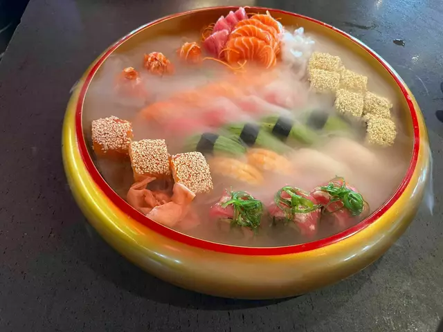 Es gibt eine große Auswahl an Sushi und weiteren Gerichten aus Hongkong.  | Foto: Li's Cooking