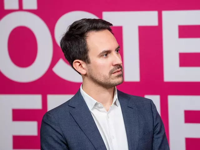 Bildungsminister Wiederkehr erklärt, wo im Bildungsbereich gespart werden soll. | Foto: Valentina Marinelić/MeinBezirk