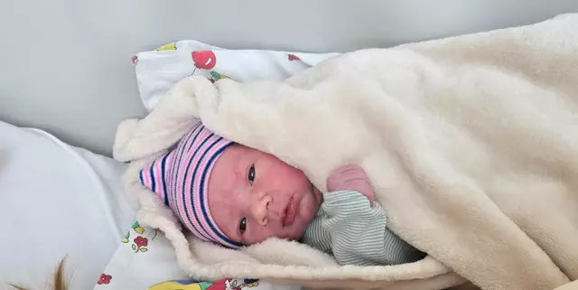 Das 26.000 Baby am Landesklinikum Hainburg seit 1949 heißt Erich. | Foto: Landesklinikum Hainburg