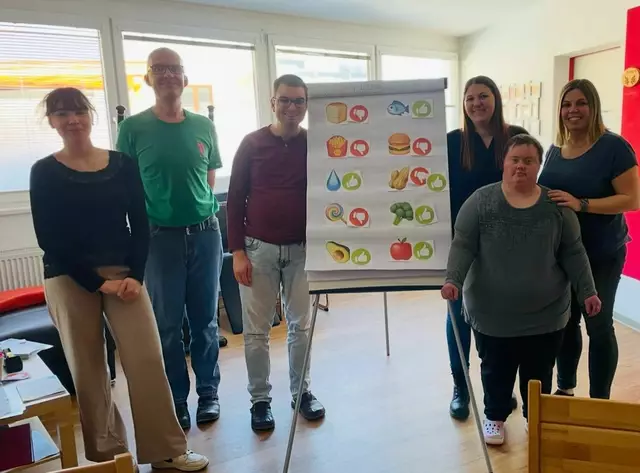 Mit der Lebenshilfe Bramberg wurde ein Kochworkshop veranstaltet und ein eigenes Rezeptbuch erstellt. | Foto: Tauernklinikum