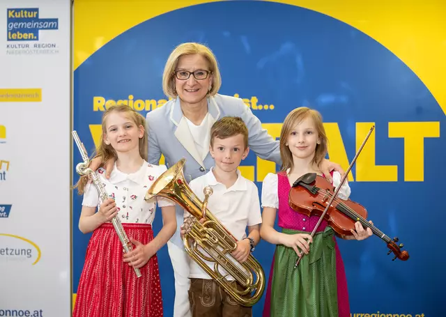 Mit der Initiative der Landeshauptfrau Johanna Mikl-Leitner (ÖVP) wurde in der Sitzung der Landesregierung ein Förderbetrag für die Musikschulen festgelegt. 44 Millionen Euro stehen den Schulen 2025 zur Verfügung. | Foto: NLK Pfeffer