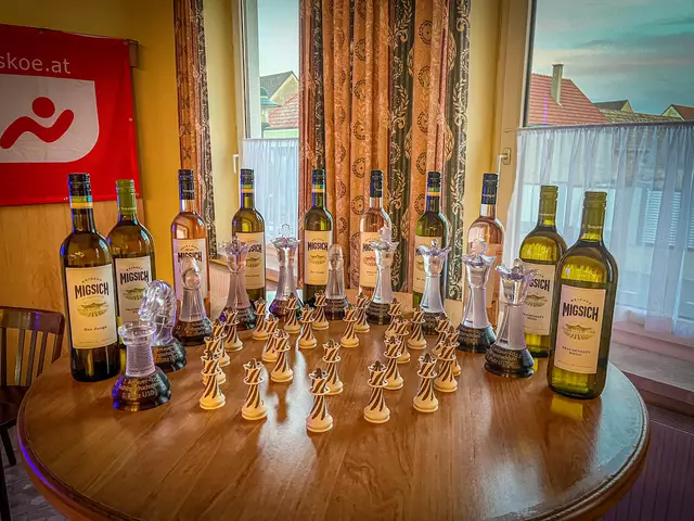 Die Siegerinnen und Sieger des Turniers durften sich über außergewöhnliche Preise freuen. | Foto: Schachklub Antau