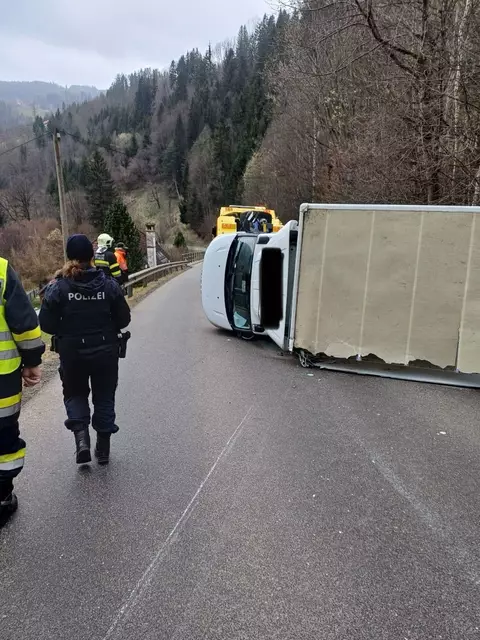 16 Florianis standen im Einsatz. | Foto: Freiwillige Feuerwehr Lölling