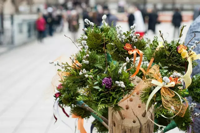 Palmbuschen kaufen oder selber binden.
Foto: Diözese Linz/Parzer