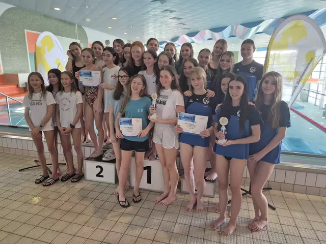 Nach vielen Jahren ohne Bezirksschwimmmeisterschaft wurde der Wettbewerb im vergangenen Jahr wiederbelebt. Damals nahmen lediglich zwei Schulen teil.  | Foto: privat