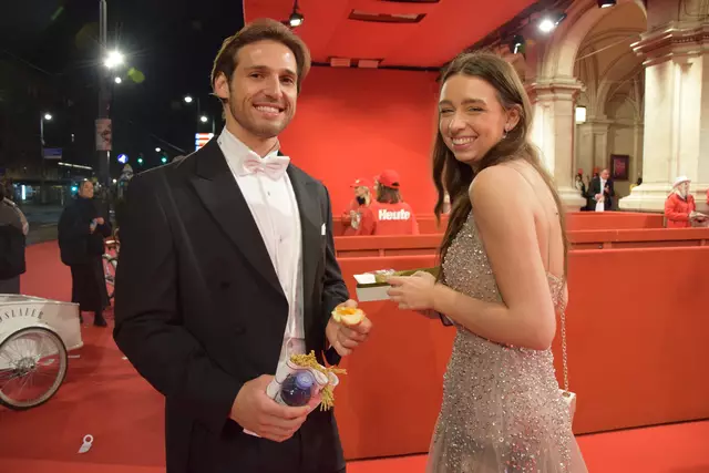 Über welche Geschenke sich die männlichen und weiblichen Gäste des Opernballs 2025 freuen dürfen.  | Foto: Patricia Hillinger