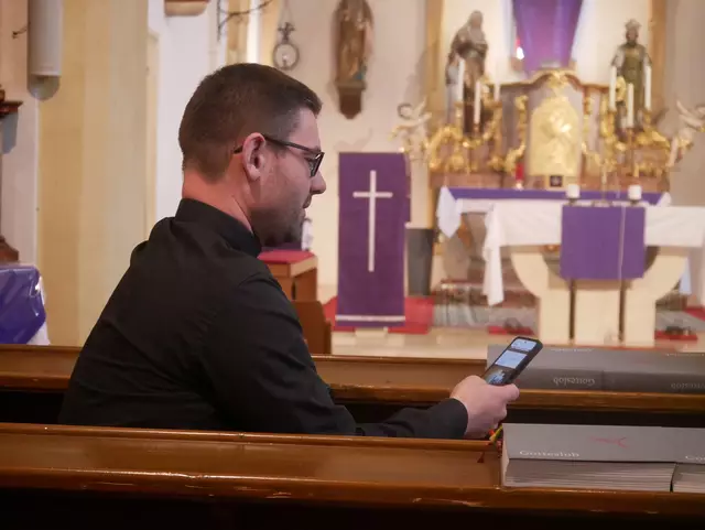 Es ist gut, dass sich die Kirche diesem Trend der Gesellschaft bewusst stellt und mit der Botschaft des Glaubens auch digital präsent ist. | Foto: Manuela Kopper