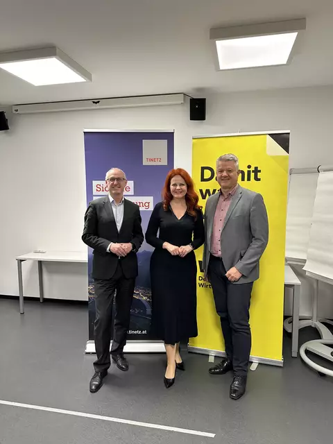 v.l.n.r. GF Thomas Trattler, Landesrätin Cornelia Hagele und GF Thomas Rieder. | Foto: Tiroler Wirtschaftsbund