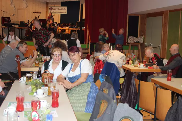 Vroni Posch in der Mitte | Foto:  