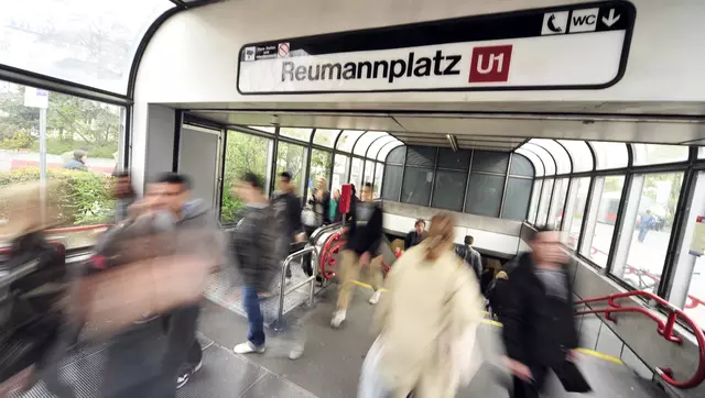 Am Reumannplatz heißt es in den Osterferien "Bitte umsteigen". | Foto: Johannes Zinner/Wiener Linien