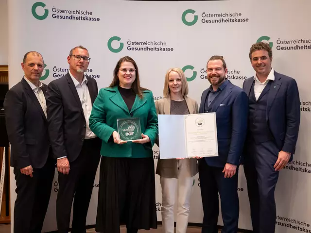Gert Lang (Gesundheitsreferent des Fonds Gesundes Österreich) Robert Leitner (Vorsitzender-Stv. des ÖGK-Landesstellenausschusses) Ruth Nadbath-Gusich (Direktorin Barmherzige Brüder Kritzendorf) Martina Brandl (BGF Barmherzige Brüder Kritzendorf) Andreas Maier (Bundesministerium für Soziales, Gesundheit, Pflege und Konsumentenschutz) Florian Hengl (Vorsitzender des ÖGKLandesstellenausschusses) | Foto: Vitera Productions