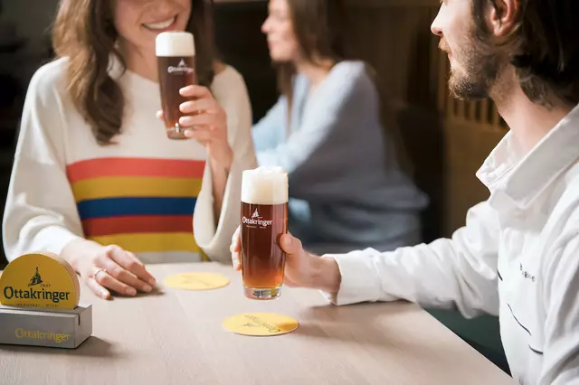 Bis zum 30. April kann man durch die Bezirke wandern und kleine und große Lokale und Restaurants erleben. Das kühle Blond darf dafür jedoch nicht fehlen. | Foto: Ottakringer Brauerei