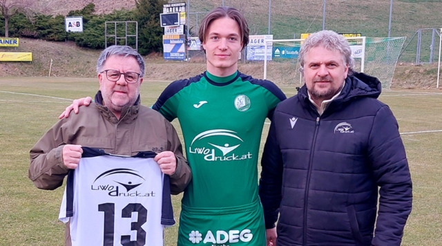 Manager Günter Dokter, Sandro Morgenstern und Gönner Wolfgang Lindner. | Foto: Privat