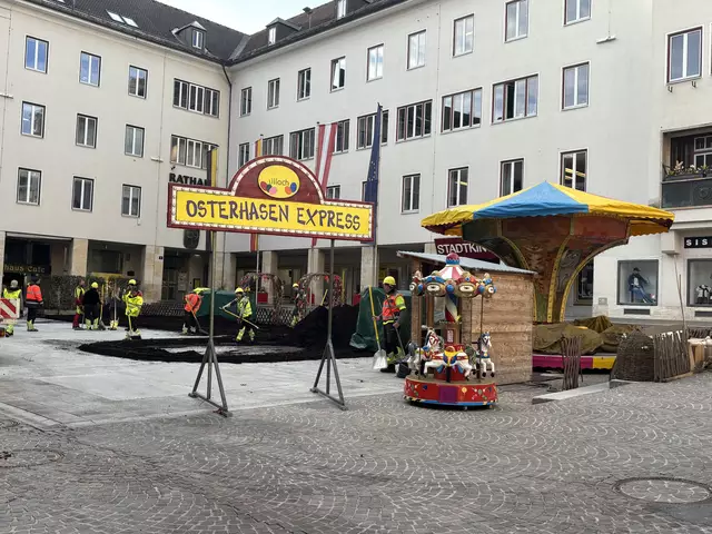 Aktuell wird am Rathausplatz alles fleißig aufgebaut. | Foto: MeinBezirk.at