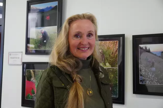 Irmgard Wimmer erzählt im Interview mit MeinBezirk mehr über den Verein "Rehkitzrettung und Copterassistenz". | Foto: Nicole Hettegger