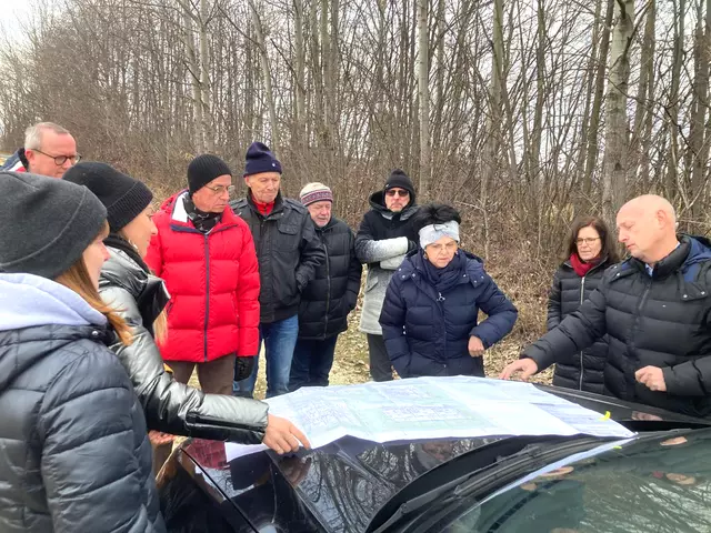 Bauverhandlungen und Begehungen stehen für Bürgermeisterin Waltraud Schwammer häufig auf der Tagesordnung.  | Foto: KK