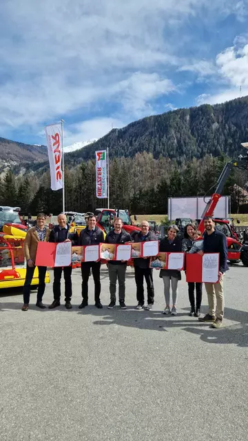 Die Geehrten des Unternehmens mit WK-Obmann Michael Gitterle. | Foto: Landtechnik Rietzler