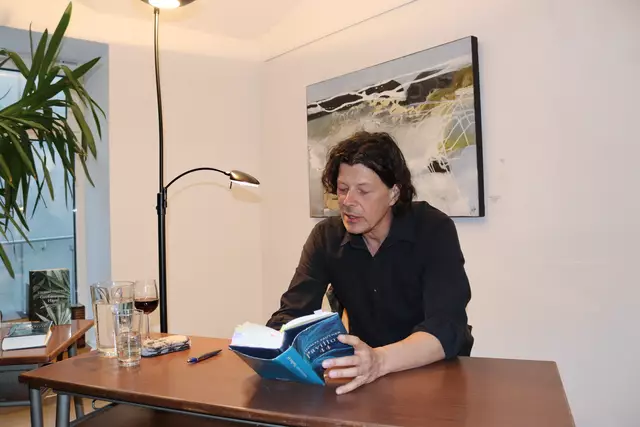 Thomas Sautner las aus seinem neuesten Roman "Pavillon 44".  | Foto: Elisabeth Zangerl 