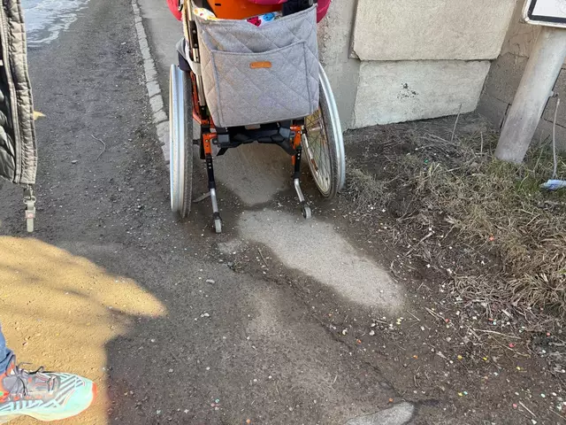 Für Rollstuhlfahrer besteht ein besonderes Risiko, weil sie viel zu häufig übersehen werden.  | Foto: Heike Jocher