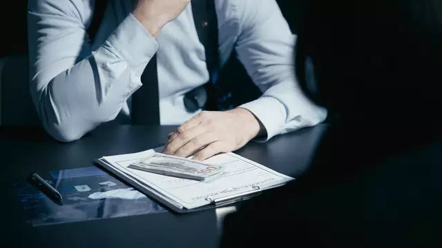 Bei der Opfervernehmung wiederholte der Mann zwar seine Darstellung des Vorfalls. (Symbolfoto) | Foto: stock.adobe.com/at/Synthex