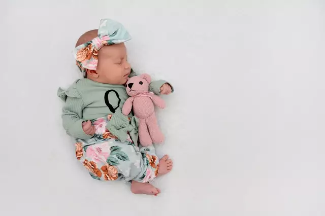 Name: Leonie
Geburtsdatum: 23.03.2025
Gewicht: 3.030 g
Größe: 49 cm
Eltern: Yvonne Maier und Mario Steinberger aus Mühlen | Foto: Babysmile