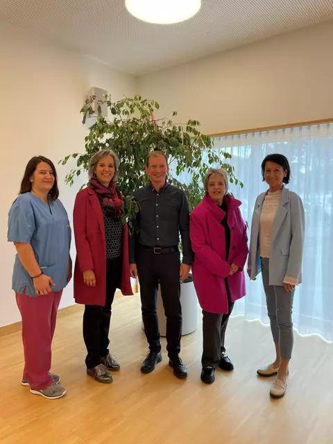 Dir. Ulrike Götterer, Sabine Hrach, Christian Bürger, Dir. Stellvertr. Eveline Kieweg, Andrea Schwarz (v.l.).
 | Foto: PFZ Perchtoldsdorf
