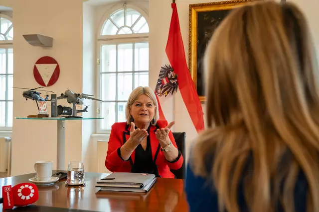 Klaudia Tanner: Der Anteil der Soldatinnen ist seit meinem Amtsantritt von 3,2 Prozent auf sechs Prozent gestiegen. | Foto: Martin Baumgartner