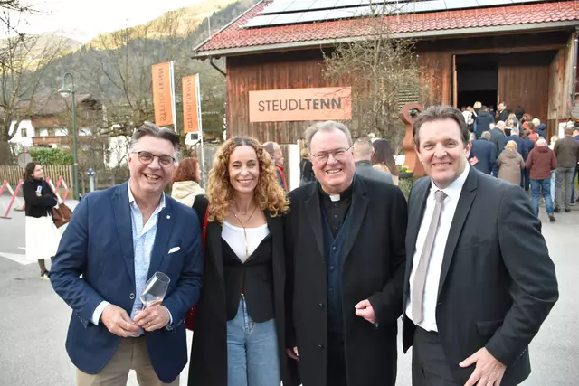 Bgm. Klaus Gasteiger, LR Eva Pawlata, Pfarrer Erwin Gerst und LR René Zumtobel waren in Uderns dabei.  | Foto: Haun