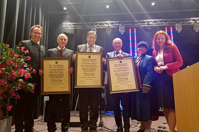 Vl.n.r.:  Bgm. Benedikt Singer, Max Ruetz, Georg Dornauer, Alois Wegscheider, Vizebgm. Sigrid Jordan Sigrid und LR Cornelia Hagele
  | Foto: Gemeinde Sellrain