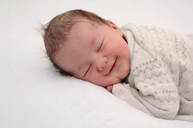 Name: Miriam
Geburtsdatum: 25.03.2025
Gewicht: 3.520 g
Größe: 50 cm
Eltern: Verena Saurer und Ulrich Brandner aus Bruck an der Mur | Foto: Babysmile