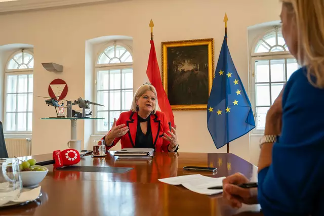 Klaudia Tanner: Wenn ein einzelner Koch während der Hauptsaison aus einem Gasthaus zum Milizdienst eingezogen wird, führt das zu Problemen. | Foto: Martin Baumgartner