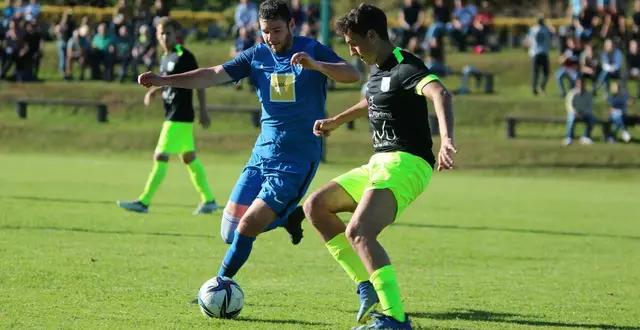 Szene aus dem Match Gutau (Nico Mara, r.) gegen Neumarkt (Oliver Geißler) vom Herbst 2021. | Foto: MeinBezirk