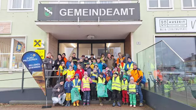 Zahlreiche Kinder und Jugendliche engagierten sich bei der Flurreinigungsaktion in Atzbach. | Foto: Gemeinde Atzbach