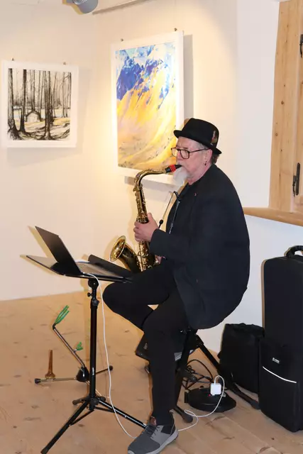 Othmar Falch sorgte für den musikalischen Rahmen.  | Foto: Elisabeth Zangerl