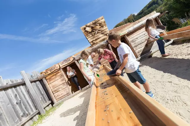 Die Zukunft des Edelsteinparks Pielachtal bleibt ungewiss. Während die Betreiber nach einem neuen Standort suchen, setzen sich die rechtlichen Auseinandersetzungen fort. | Foto: Edelsteinpark