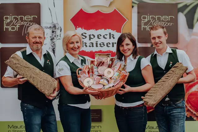 Seit über 35 Jahren steht Familie Mitteregger aus Mautern für traditionelle Handarbeit und regionale Qualität. | Foto: GenussReich/Freilichtmomente