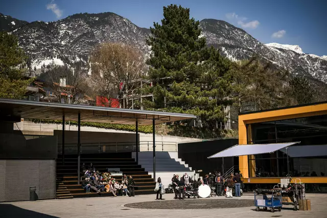  Die atemberaubende Landschaft Tirols trifft auf die dunkle Spannung des TV-Krimis An der Grenze. | Foto: ServusTV/Sebastian Marko