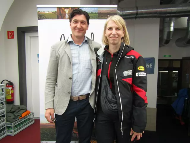Sommelier Gerd Winkler mit Manuela Draxl (Marketing) | Foto: Tatschl