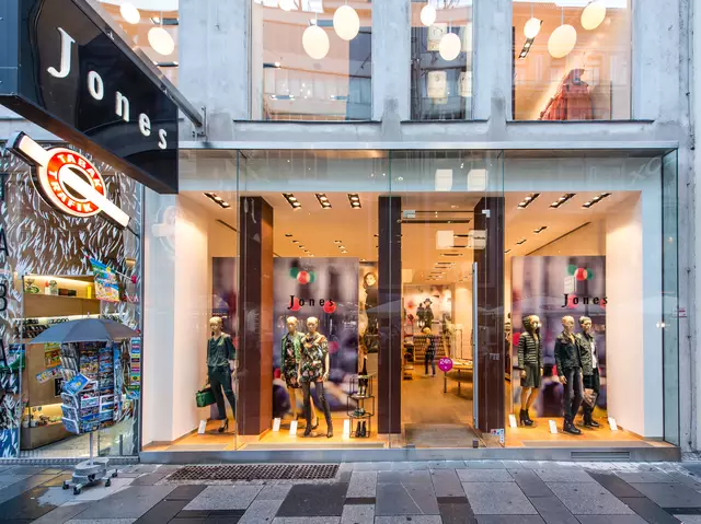 Der Modehändler Jones Fashion muss nach über 50 Jahren im Sommer endgültig schließen. (Archiv) | Foto: Rose GmbH