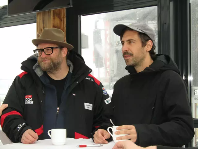 Meyle und Giesinger berichteten über ihre Konzerte und ihre Projekte.  | Foto: Tatschl
