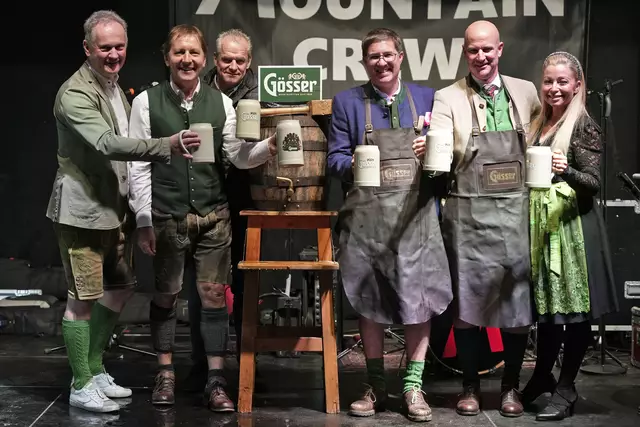 „Prost!“: Das Welser Volksfest ist ab sofort eröffnet. Die Tage bis 6. April stehen im Zeichen von jeder Menge Gaudi & Bahö. | Foto: Messe Wels