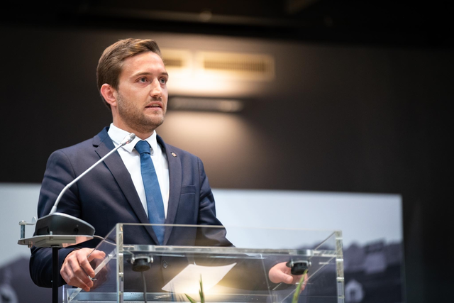 LT-Vizepräsident und Bgm von Fügen, Dominik Mainusch, setzt in seiner Gemeinde auf Kosteneffizienz.  | Foto: Archiv/Land Tirol