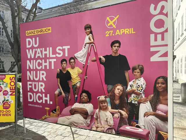 Drei neue Wahlplakate wurden vorgestellt. "Du wählst nicht nur für dich" solle daran erinnern, dass man auch für Nicht-Wahlberechtigte seine Stimme abgebe. | Foto: Andreas Pölzl/MeinBezirk