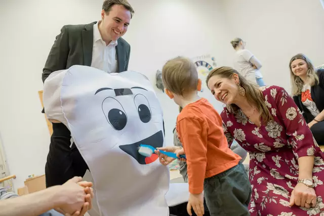 Bürgermeisterin Carmen Jeitler-Cincelli und StR Michael Capek waren vom Eifer der Kinder begeistert.
 | Foto: 2025psb/c.kollerics