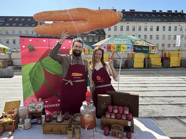 Aus geretteten Lebensmitteln hergestellte Marmeladen und Honig bietet "Unverschwendet" an.  | Foto: Kevin Gleichweit/MeinBezirk