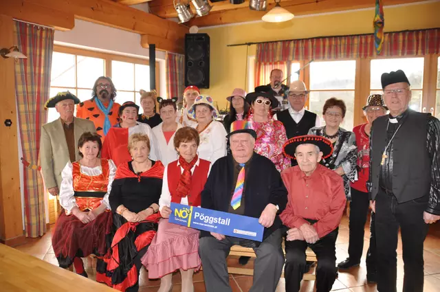 Teilbezirk Obfrau Margarete Wagner-Reutner, Bezirksobmann Karl Kirchweger und Altbürgermeister von Pöggstall Josef Nagel beim Faschingskränzchen der NÖ Senioren im Gasthof Kalkhofen in Pöggstall. | Foto: NÖ SENIOREN
