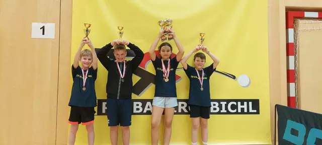 U11 v.l. Mair Emil / Ozegovic Danilo , Bachler Angelina und Otto knoflach | Foto: Christian Mair