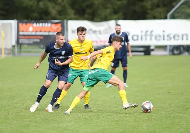 Valerio Espa, hier gegen den SK Rum, traf beim Spiel in Götzens doppelt. | Foto: Peter Leitner