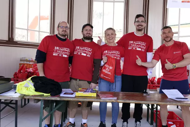 Peter Rottmann, Andreas Rottmann, Christine Heißenberger, Julian Heißenberger und MeinBezirk-Redakteur Thomas Santrucek. | Foto: Manuel Zachs