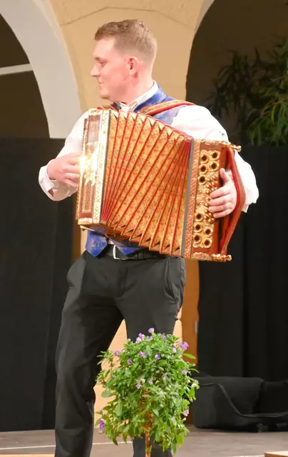 Marco mit der Steirischen Harmonika